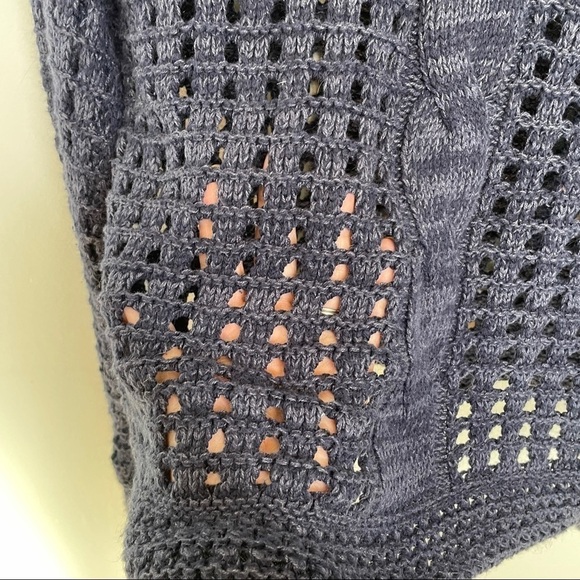 Free People Navy Crochet Oversized Sweater Mock Turtleneck Knitted Cable Size XS - Picture 9 of 13